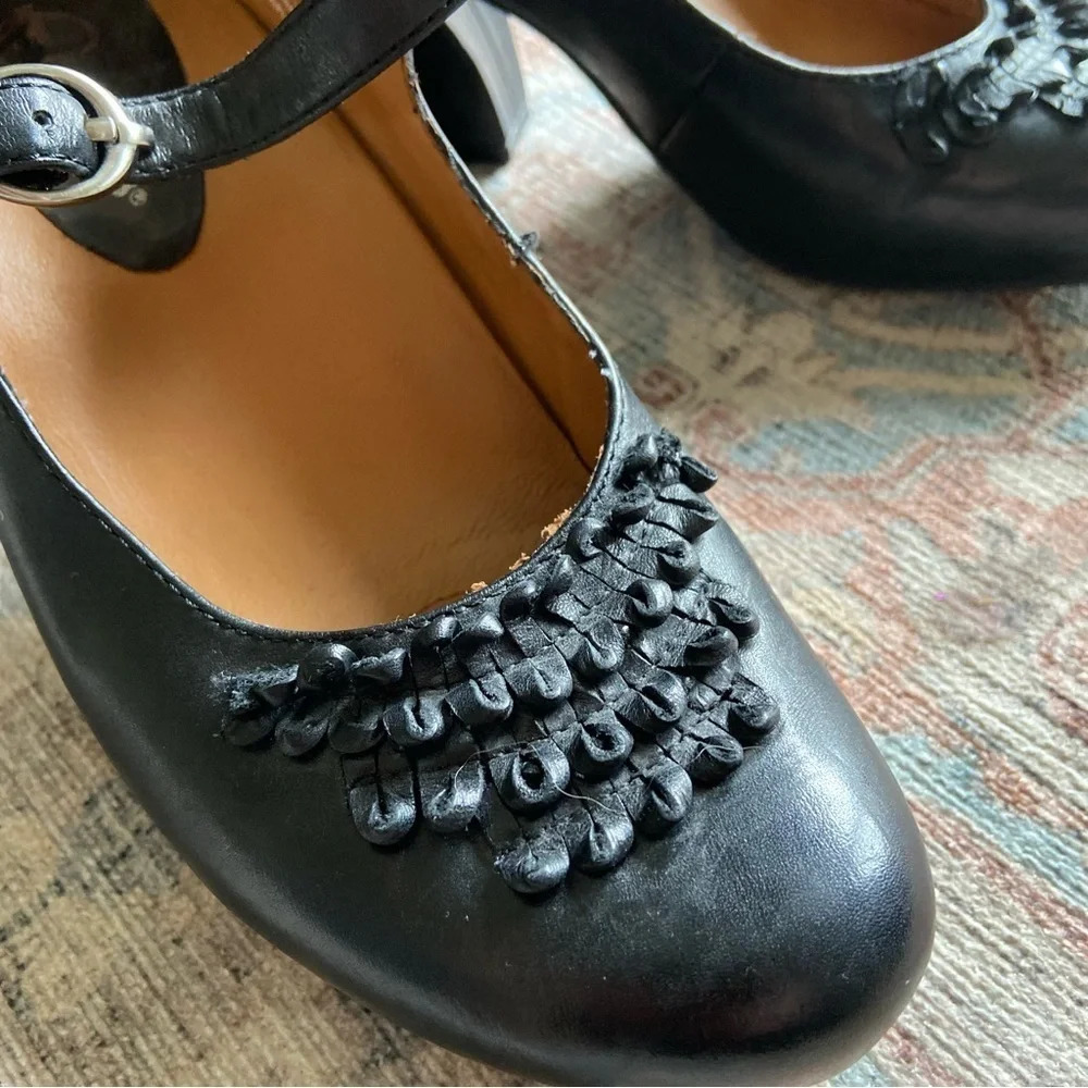 Earthies Black Leather Mary Jane Heels Dark Academia Size 7 Whimsigoth - Picture 9 of 14